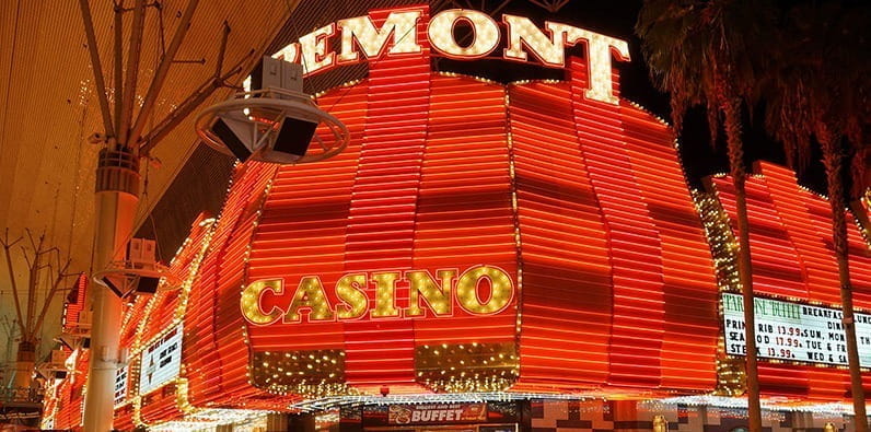 Experiența Fremont Street din Las Vegas